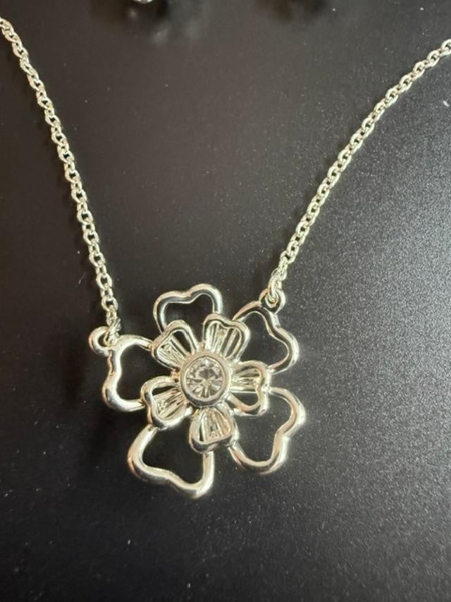 SHB Shofel Bros Silver Tone Rhinestone Flower Necklace Earrings Set 18in