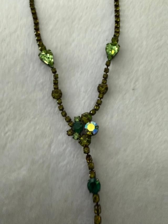 Tiara Misu signed green rhinestone crystal Y-drop lariat necklace
