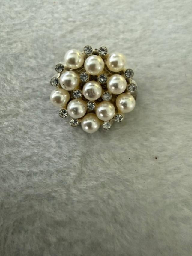 New Never Worn Faux Pearl Rhinestone Cluster Brooch Silver Tone Pin 1 Inch