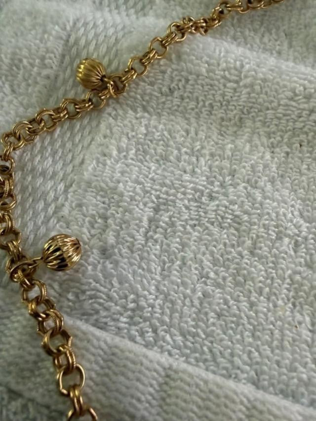 Vintage Gold Tone Venetian Masquerade Mask Pendant Necklace Enamel Rhinestone 31