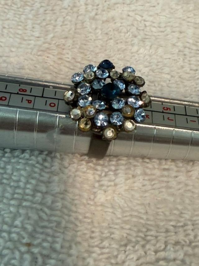 Blue Rhinestone Cluster Stretch Ring Adjustable Gunmetal Tone Size 6+