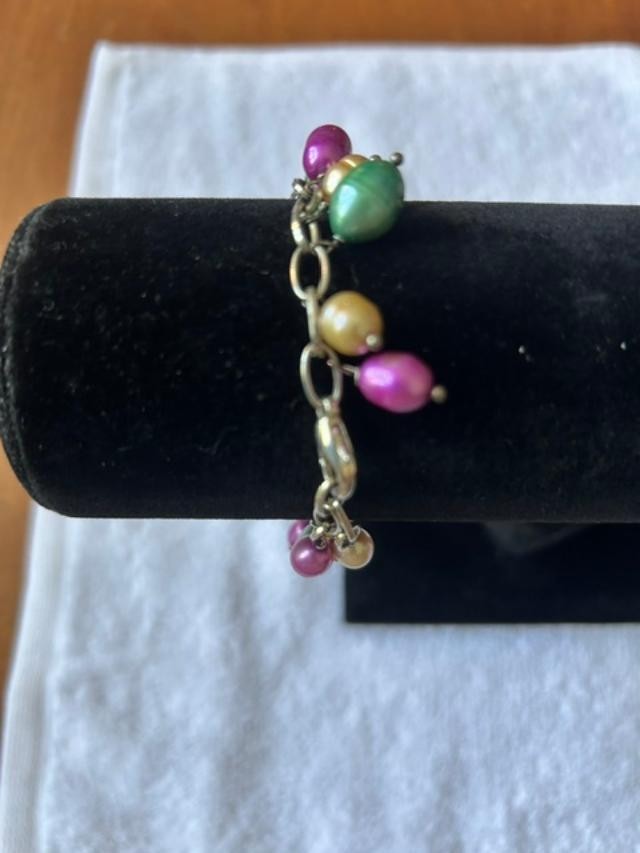 Multicolor Pearlized Bead Cluster Charm Bracelet Antiqued Gold Tone 8"