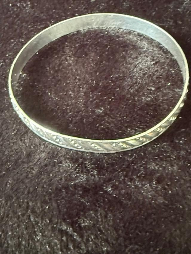 sterling silver bangle bracelet vintage  2.5 inch diam  7m wide aprox