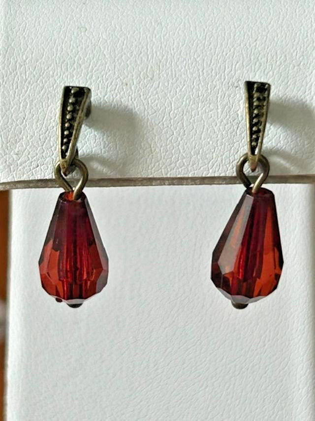 Red Faceted Teardrop Bead Dangle Earrings Antique Gold Tone Pierced