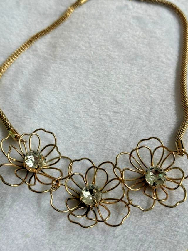 Avon SHB Gold Tone Rhinestone Wire Flower Mesh Necklace 22"