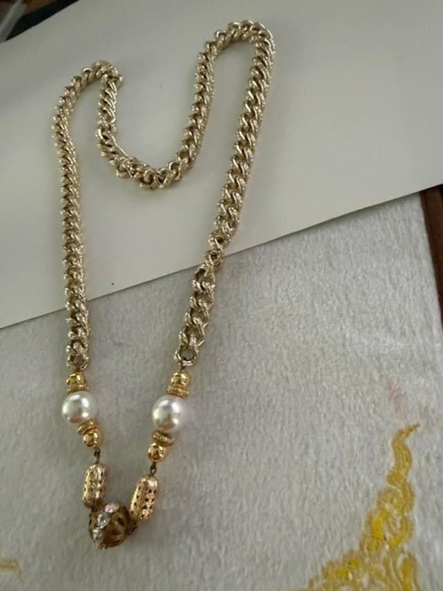 Vintage Gold Tone Curb Chain Necklace Faux Pearl Rhinestone Accent 18"