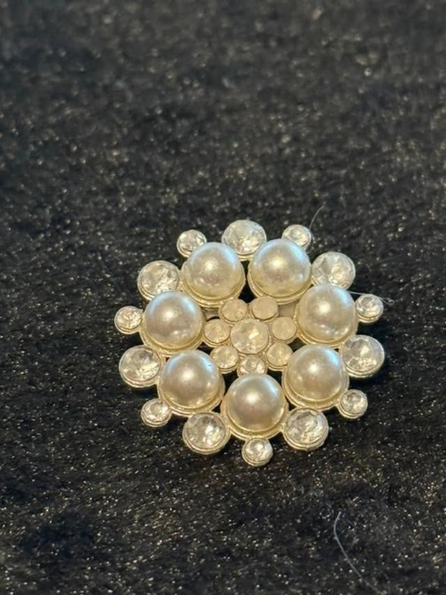 Faux Pearl Clear Rhinestone Cluster Brooch Pin