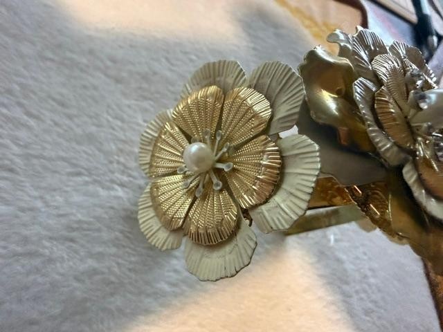 Chunky Gold Metal Flower Cuff Bracelet Filigree Wrap Rose Daisy's Pearl Large