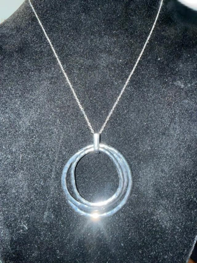 Silver Tone Concentric Open Circle Pendant Necklace Costume Jewelry