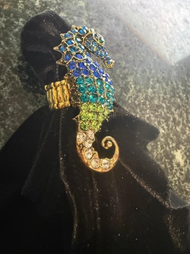 Blue Green Rhinestone Seahorse Stretch Ring Gold Tone Elastic Crystal Ocean