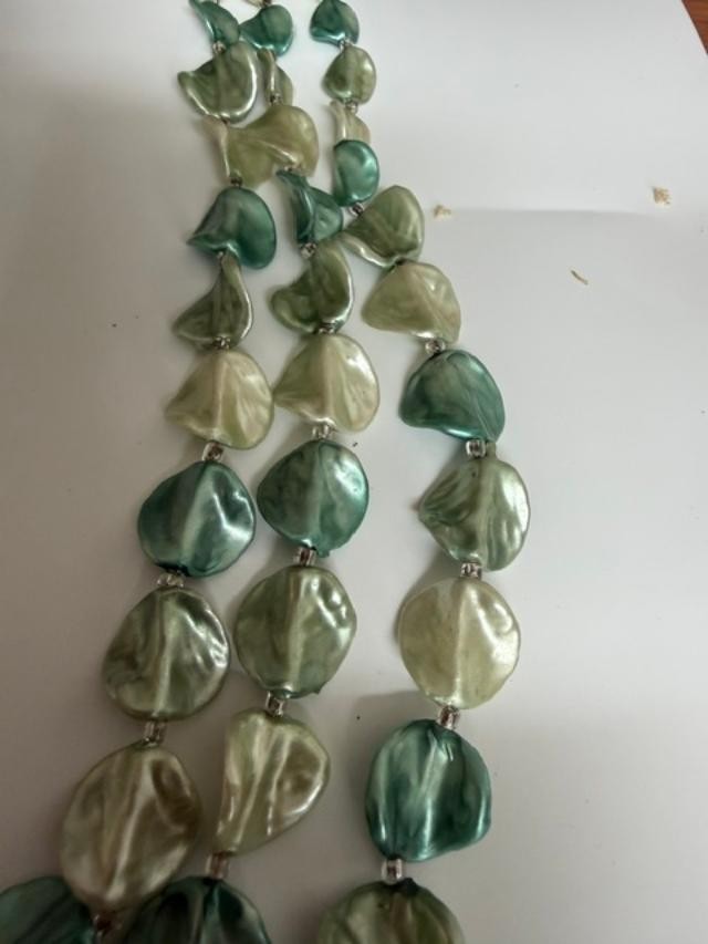 A multi-strand faux mother-of-pearl / shell-look bead necklace, costume 18 inch