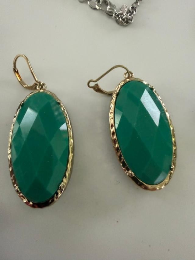 Set Premier Designs Gemma 39" Necklace 2 Pairs Green Blue Drop Earrings