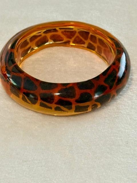 Vintage 1980s Amber Lucite Giraffe Print Chunky Bangle Bracelet 1 Inch