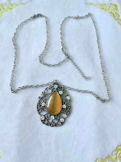 Vintage Silver Tone Filigree Amber Teardrop Pendant Necklace Rhinestone Accent 3