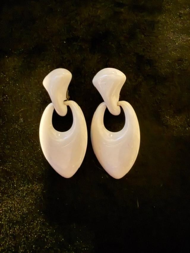 Vintage White Lucite Dangle Clip On Earrings Mod Statement 3 Inch