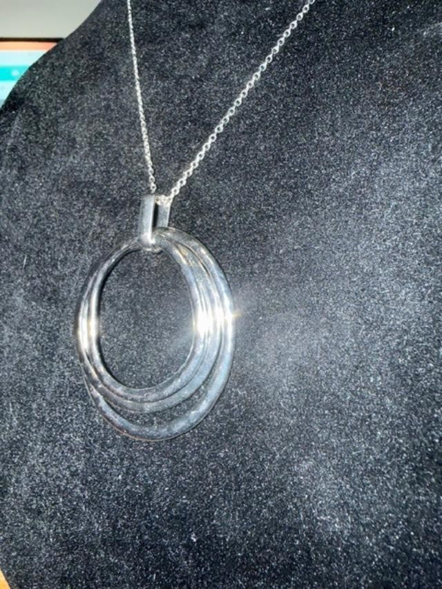 Silver Tone Concentric Open Circle Pendant Necklace Costume Jewelry