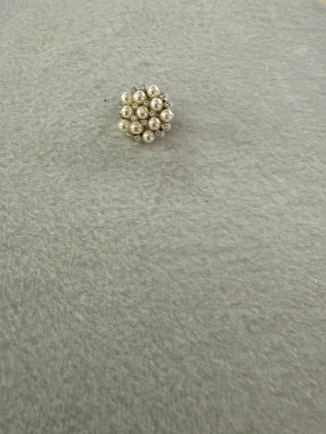 New Never Worn Faux Pearl Rhinestone Cluster Brooch Silver Tone Pin 1 Inch