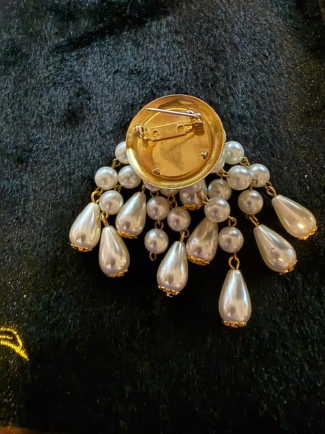 Vintage Faux Pearl Chandelier Cascading Waterfall Dangle Brooch Gold Tone