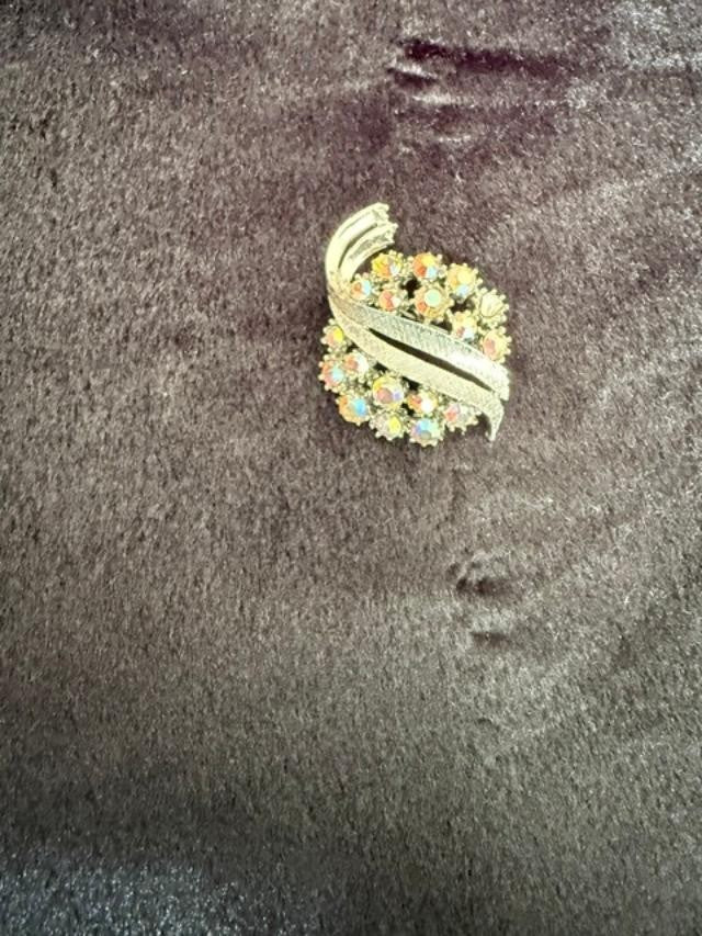 Vintage ART Aurora Borealis Rhinestone Brooch, 1950s