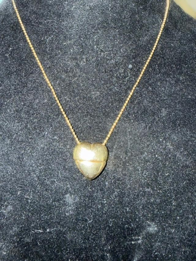 Gold Tone Heart Slider Pendant Necklace Minimalist Modern 17 Inch