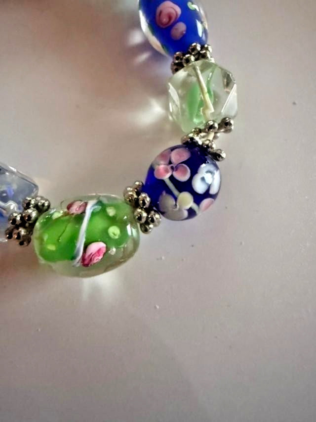 Wedding Cake Lampwork Glass Stretch Bracelet Blue Green Floral Beads