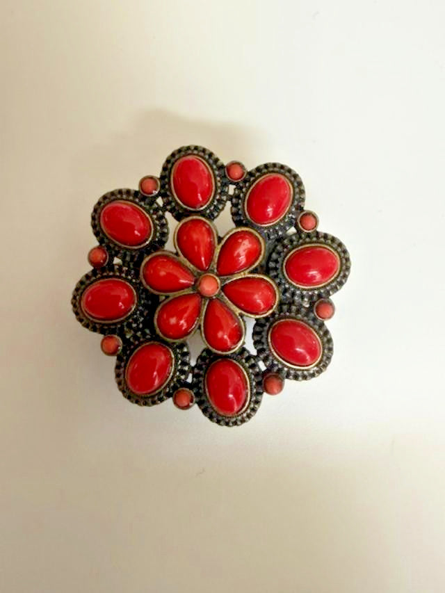 Red cabochon flower stretch cocktail ring, about 1.5" diameter, antique gold-ton