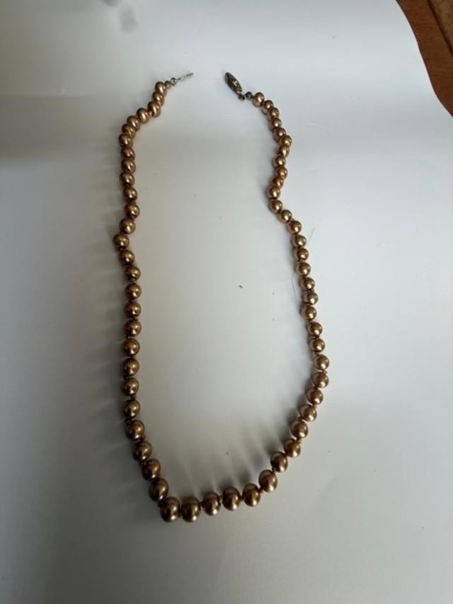 gold pearl necklace