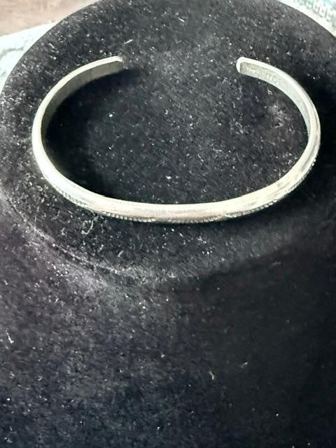 Vintage Southwestern Snake Jaw Stamped Silver Tone Open Cuff Bracelet