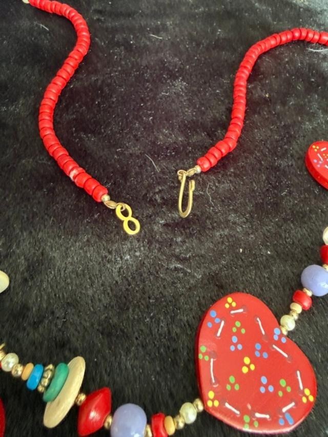 Vintage 1990s Hand Painted Wood Red Heart Bead Necklace Folk Art 30 Inch
