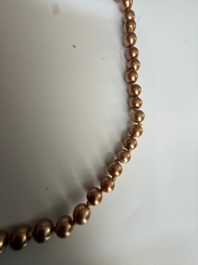 gold pearl necklace