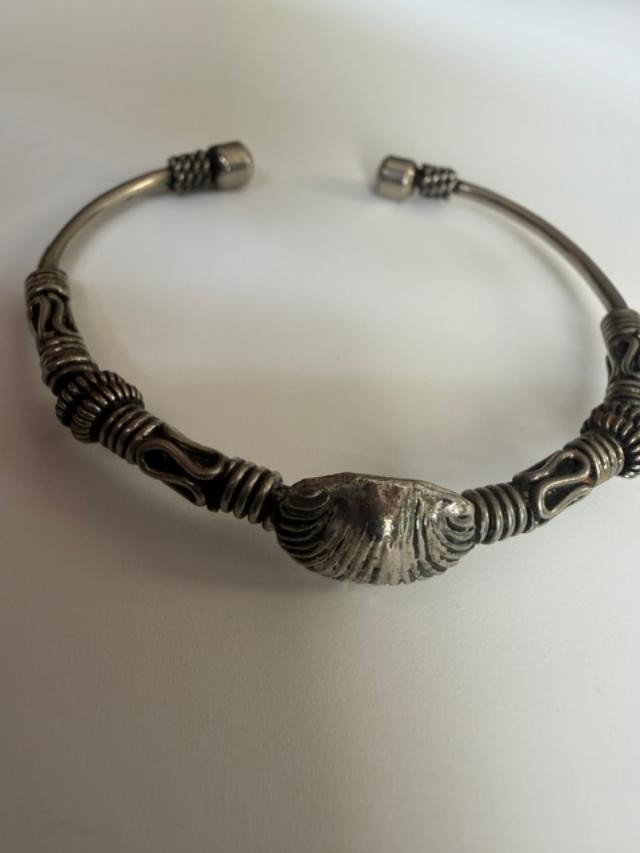 SILVER TONE BANGLE