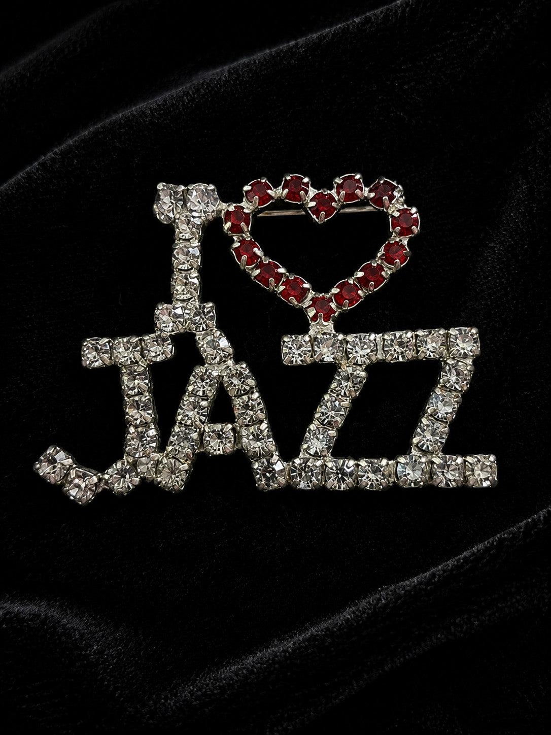 i heart jazz pin