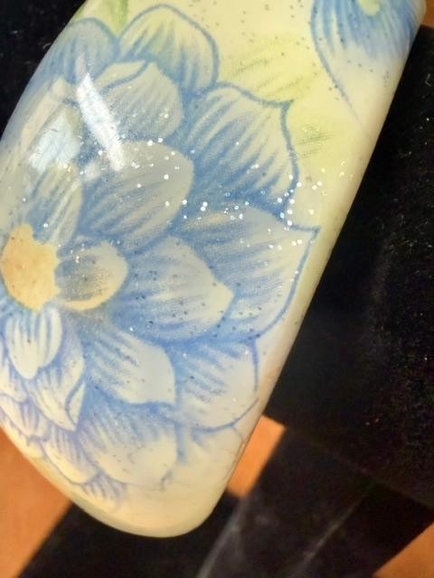 Vintage 1970s Floral Glitter Lucite Bangle Bracelet Blue Yellow 1.25" Wide