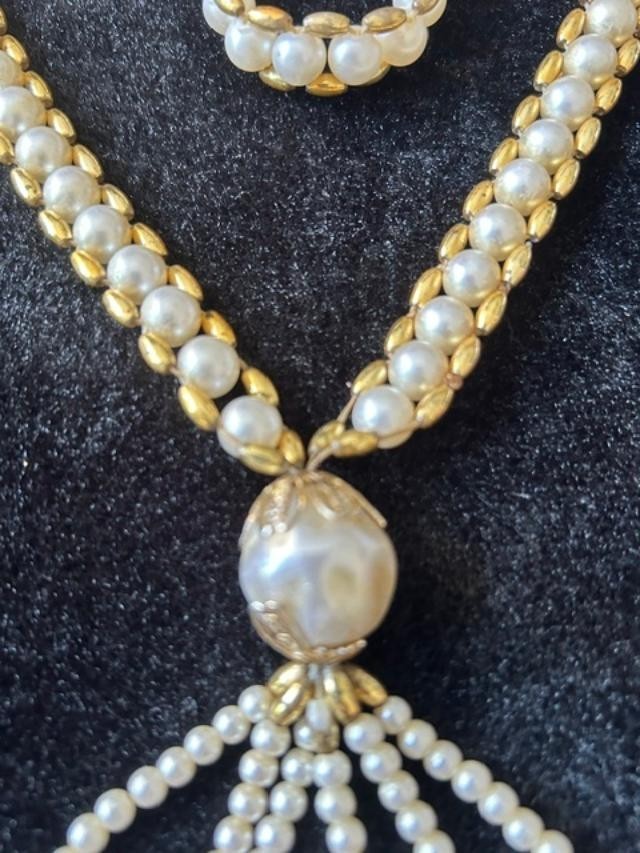 Vintage Faux Pearl Woven Gold Tone Tassel Pendant Necklace 30" Slipover