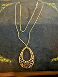 Avon NWT Gold Tone Openwork Teardrop Pendant Necklace 28–31”