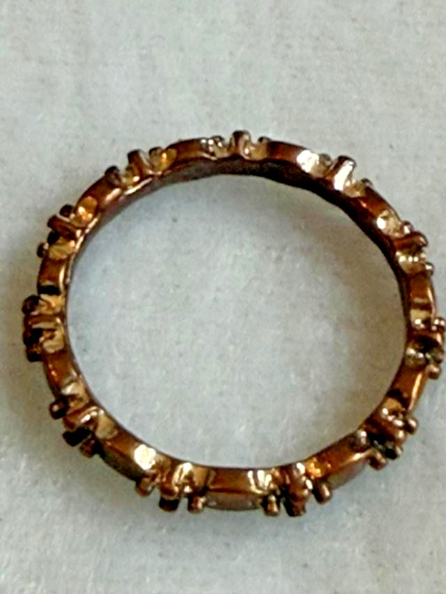 Antique Brass Tone Leaf Berry Vine Eternity Band Ring Size 7.75