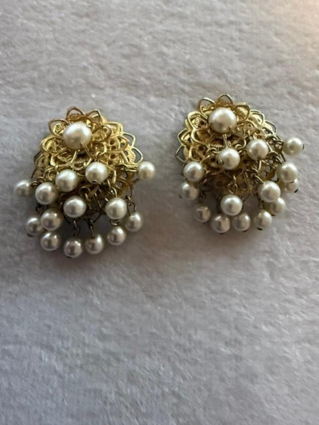 Vintage Gold tone a Faux Pear clip-on Earrings 1.5-inch diam.