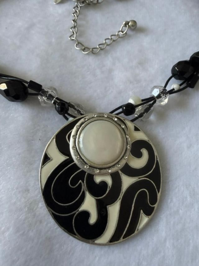 Chico's Black White Enamel Pendant Necklace & Earrings Set 18" Statement