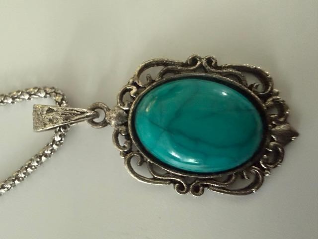 Faux Turquoise Cabochon Filigree Pendant Necklace Silver Tone 25 in