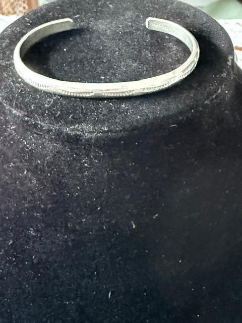 Vintage Southwestern Snake Jaw Stamped Silver Tone Open Cuff Bracelet