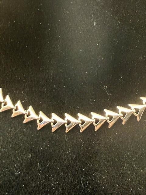 Vintage Monet Silver Tone Chevron Arrow Link Choker Necklace Signed