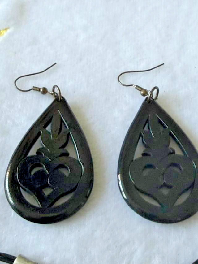 Chico's Black White Enamel Pendant Necklace & Earrings Set 18" Statement