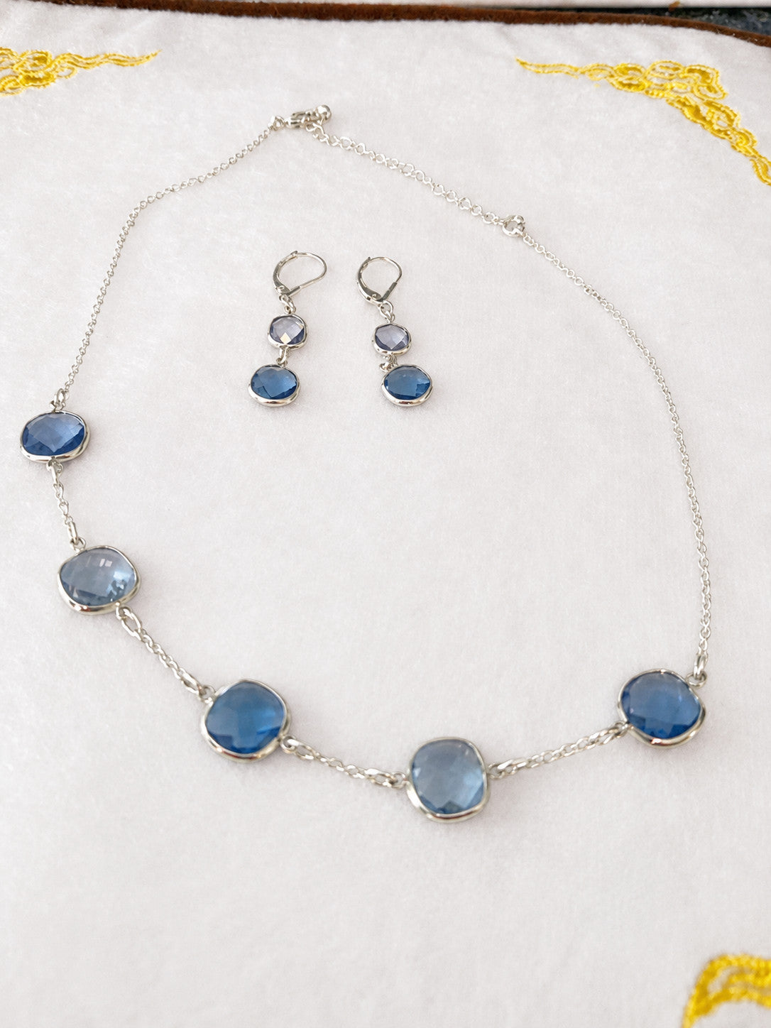 NRT Silver‑Tone Necklace 19” & Matching 1” Earrings – Fashion Jewelry Set