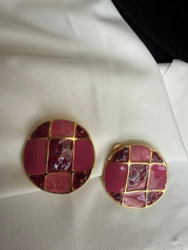 Vintage Clip-On Earrings. Pink & Gold Circle.,  1.5”Diam
