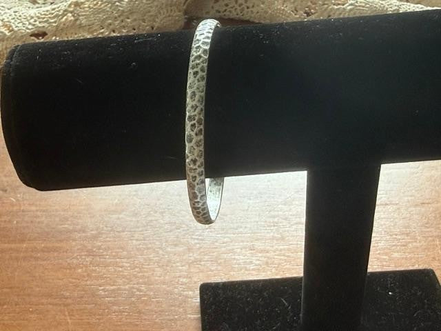 Signed Hammered Silver Tone Textured Bangle Bracelet Narrow Slip On Vintage