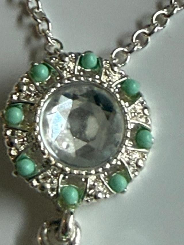 Avon SHB Steele Magnolias Long Green Cabochon Pendant Necklace 33