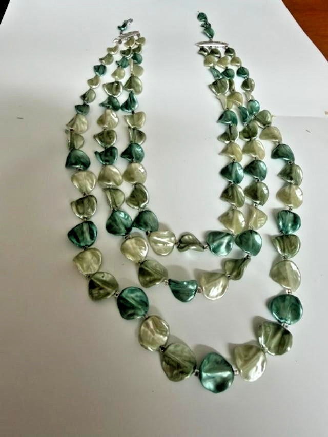 A multi-strand faux mother-of-pearl / shell-look bead necklace, costume 18 inch