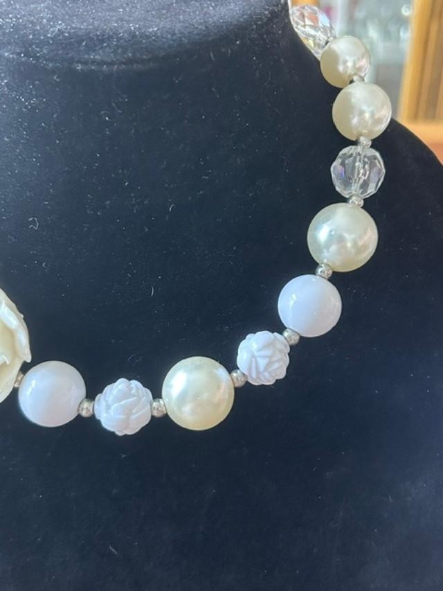 Ivory Rose Faux Pearl Clear Faceted Bead Statement Necklace 19"