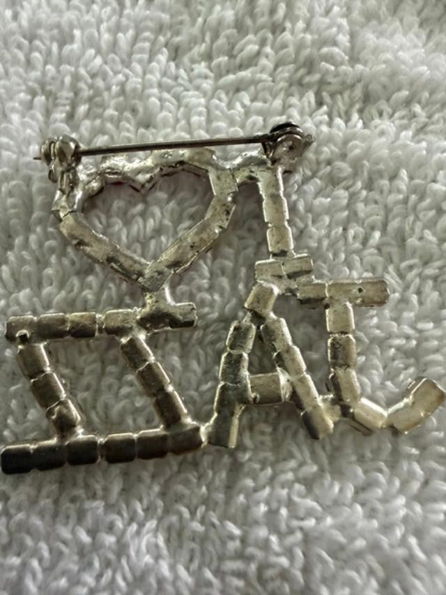 i heart jazz pin