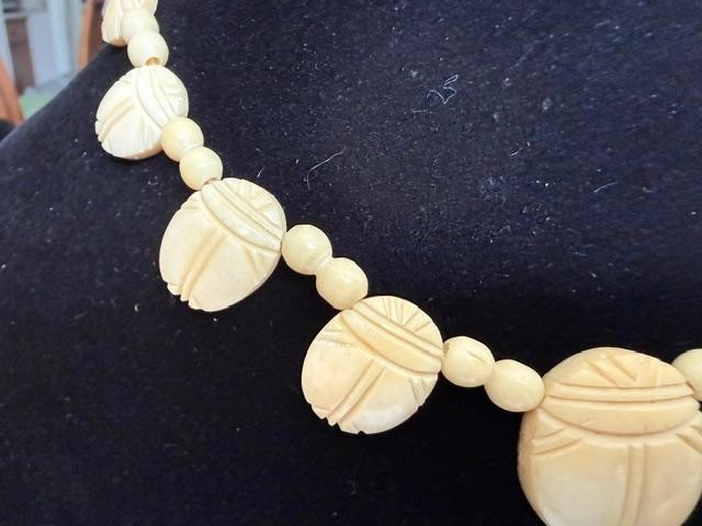 Vintage 1970s Carved Scarab Choker Necklace Egyptian Revival 15in